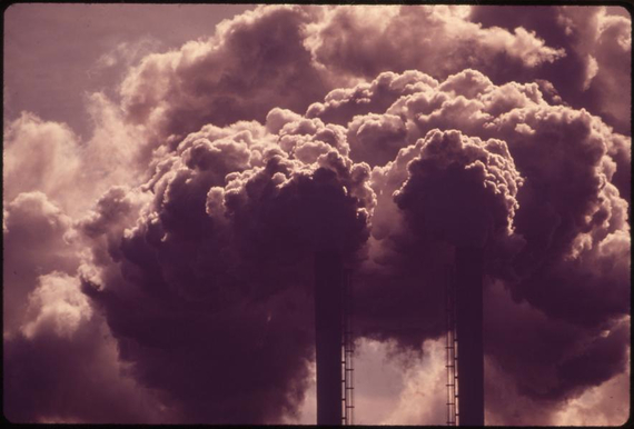 2015-12-07-1449462239-9734422-coalpollutionDrReeseHalter.jpg