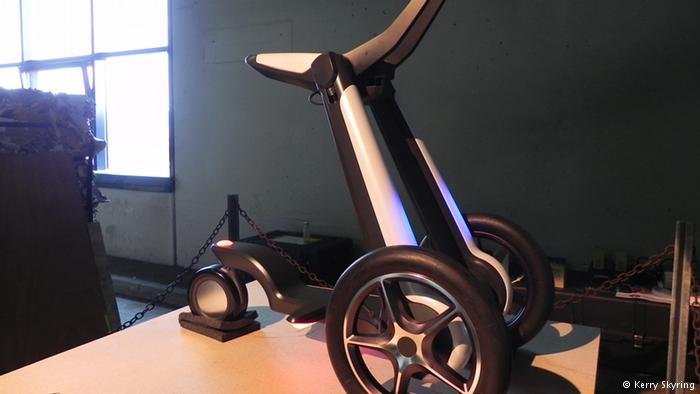 ARS Elektronik Messe Linz: Three wheeled person mover